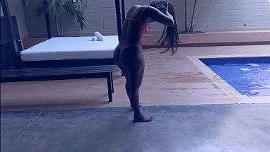 skinny black girls twerking