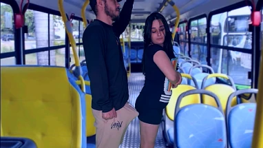 xxx manoseadas en el bus